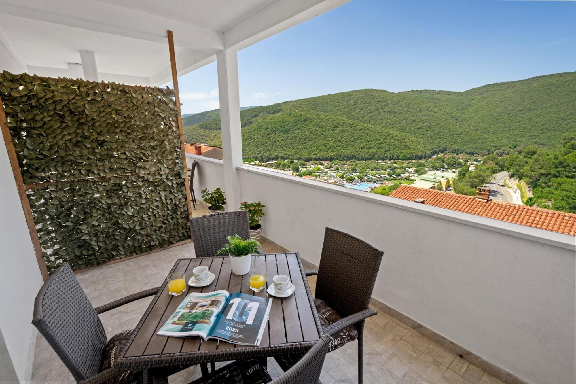 Apartments Leonardo Рабац Екстер'єр фото